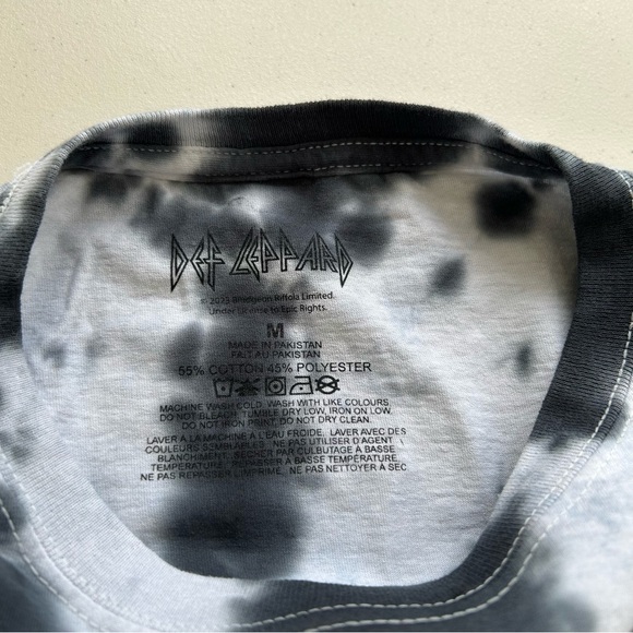 NWOT Black Tie-Dye Def Leppard Animal T-Shirt-Size Medium - Picture 3 of 7